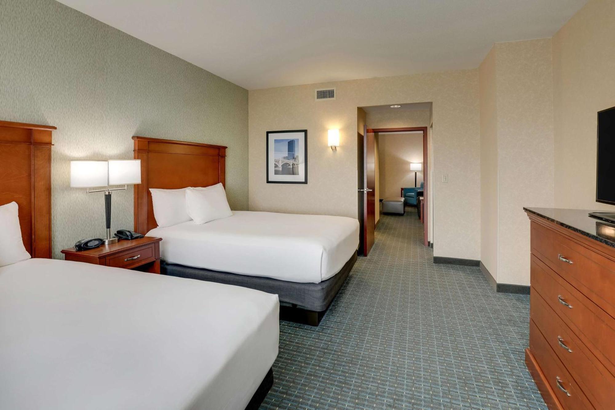 Drury & Grand Rapids Hotel Cascade