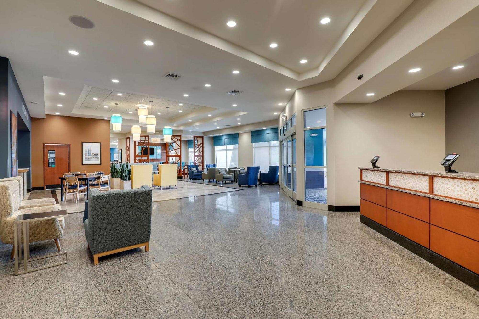 Hotel Drury & Grand Rapids