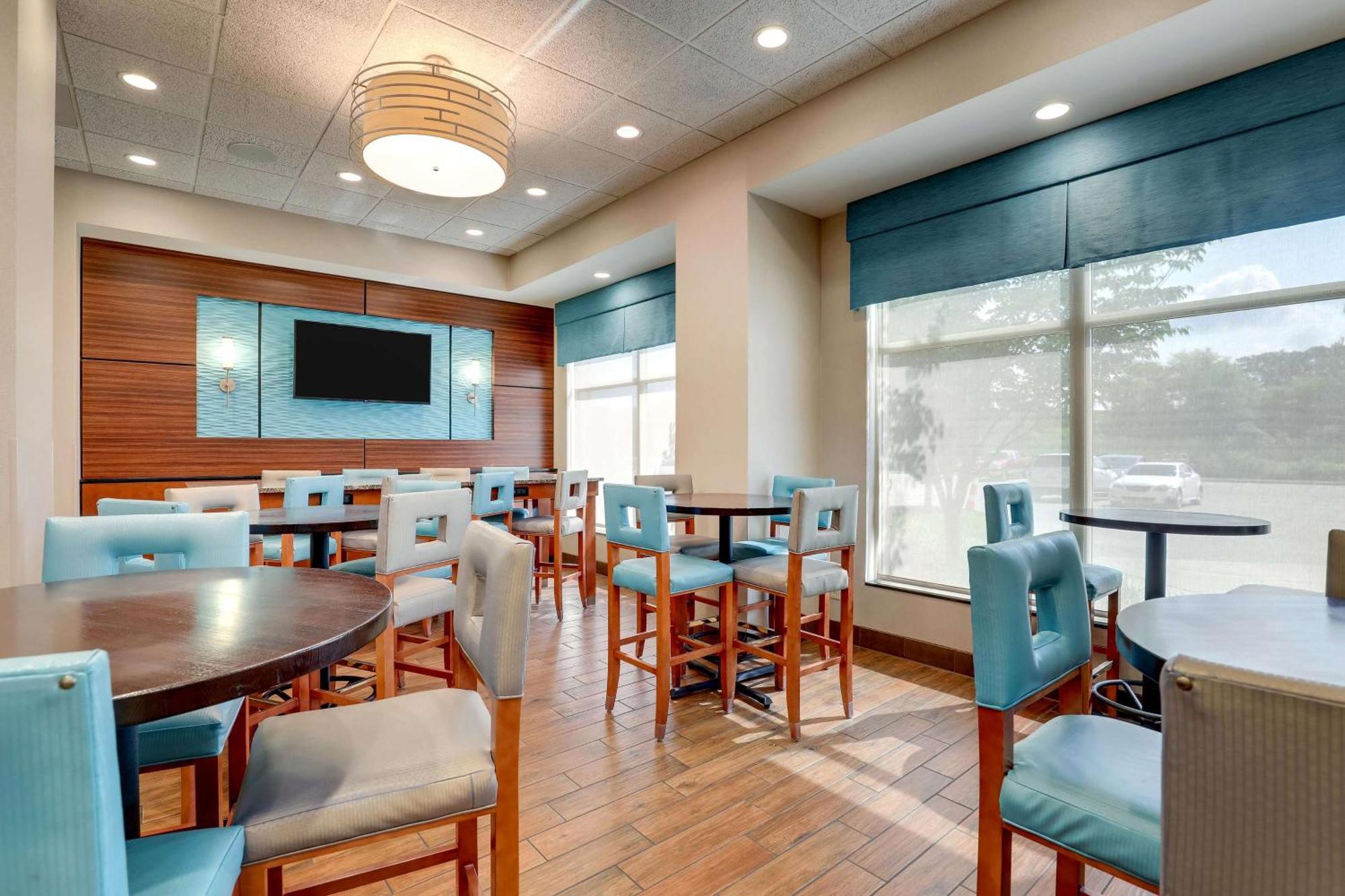 Drury & Grand Rapids Hotel 3*