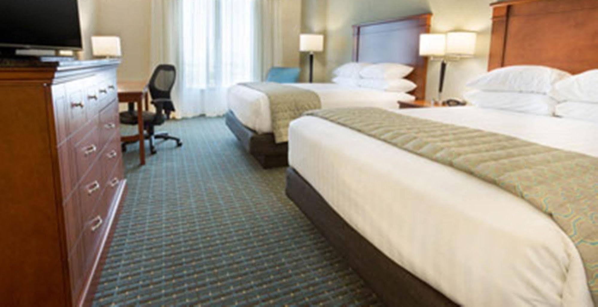Hotel Drury & Grand Rapids Cascade
